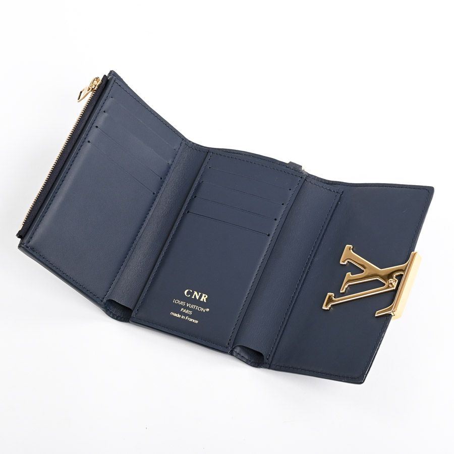 Louis Vuitton Compact Wallet Portefeuille Capucines — view 4