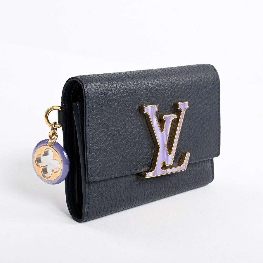 Louis Vuitton Compact Wallet Portefeuille Capucines — view 2