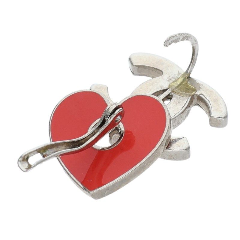 Chanel CC Logo Heart Motif Single Pierced Earrings — view 3