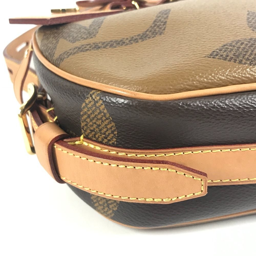 Louis Vuitton Shoulder Bag Boite Chapel Monogram Giant Canvas Brown — view 7