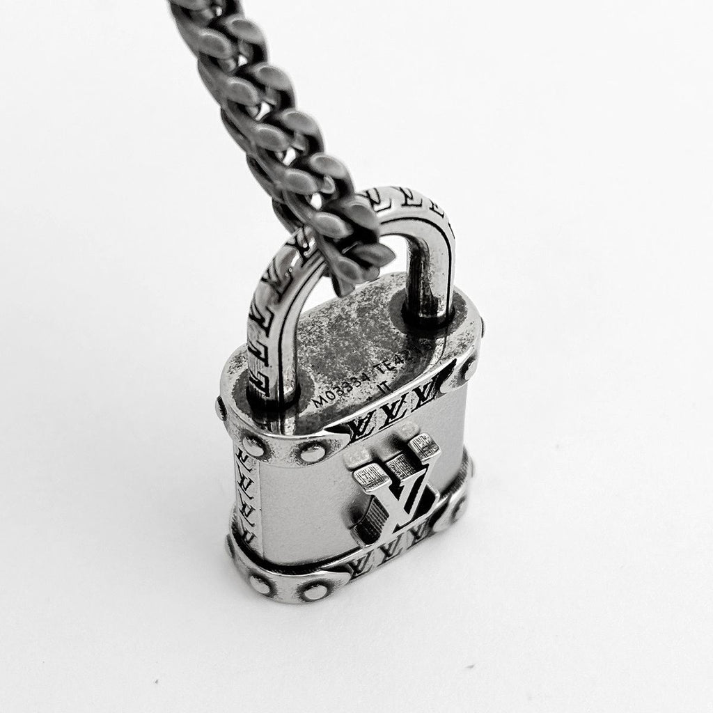 Louis Vuitton Necklace LV Lock Padlock Metal Silver — view 4