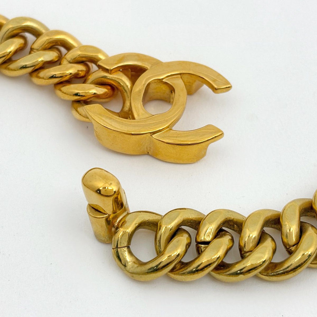 Chanel CC Logo Chain Necklace Turnlock Gold Plated — view 3