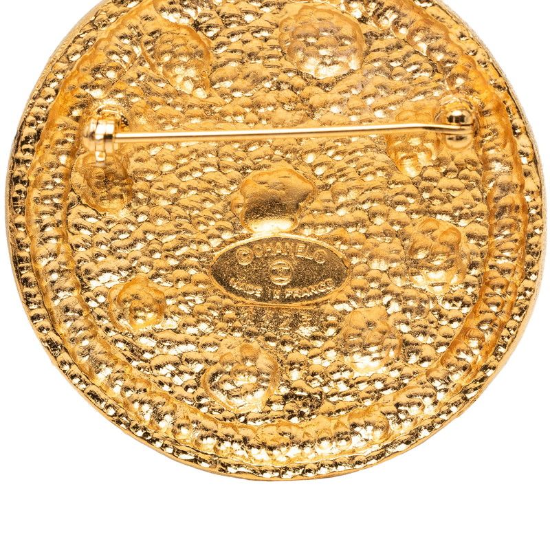 Chanel CC Logo Round Brooch Gold Plated — view 3