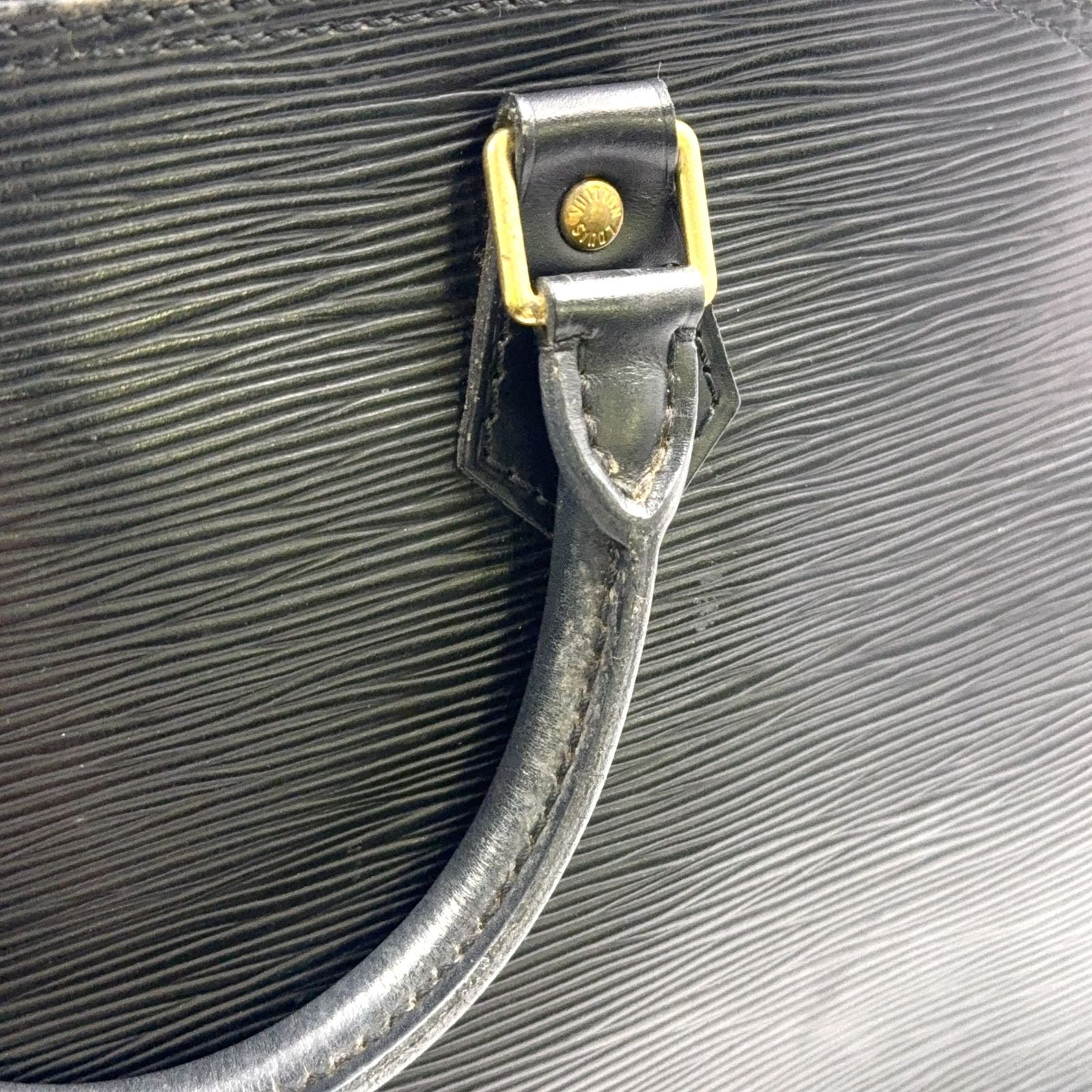 Louis Vuitton Alma Epi Noir Leather Black Handbag Gold — view 8