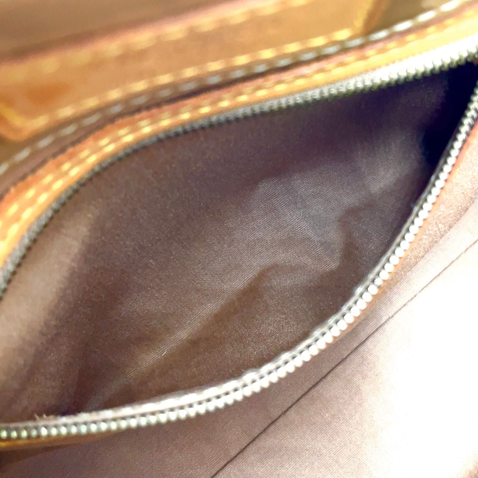Louis Vuitton Reed PM Monogram Vernis Noisette Leather Enamel Beige Light Brown — view 6