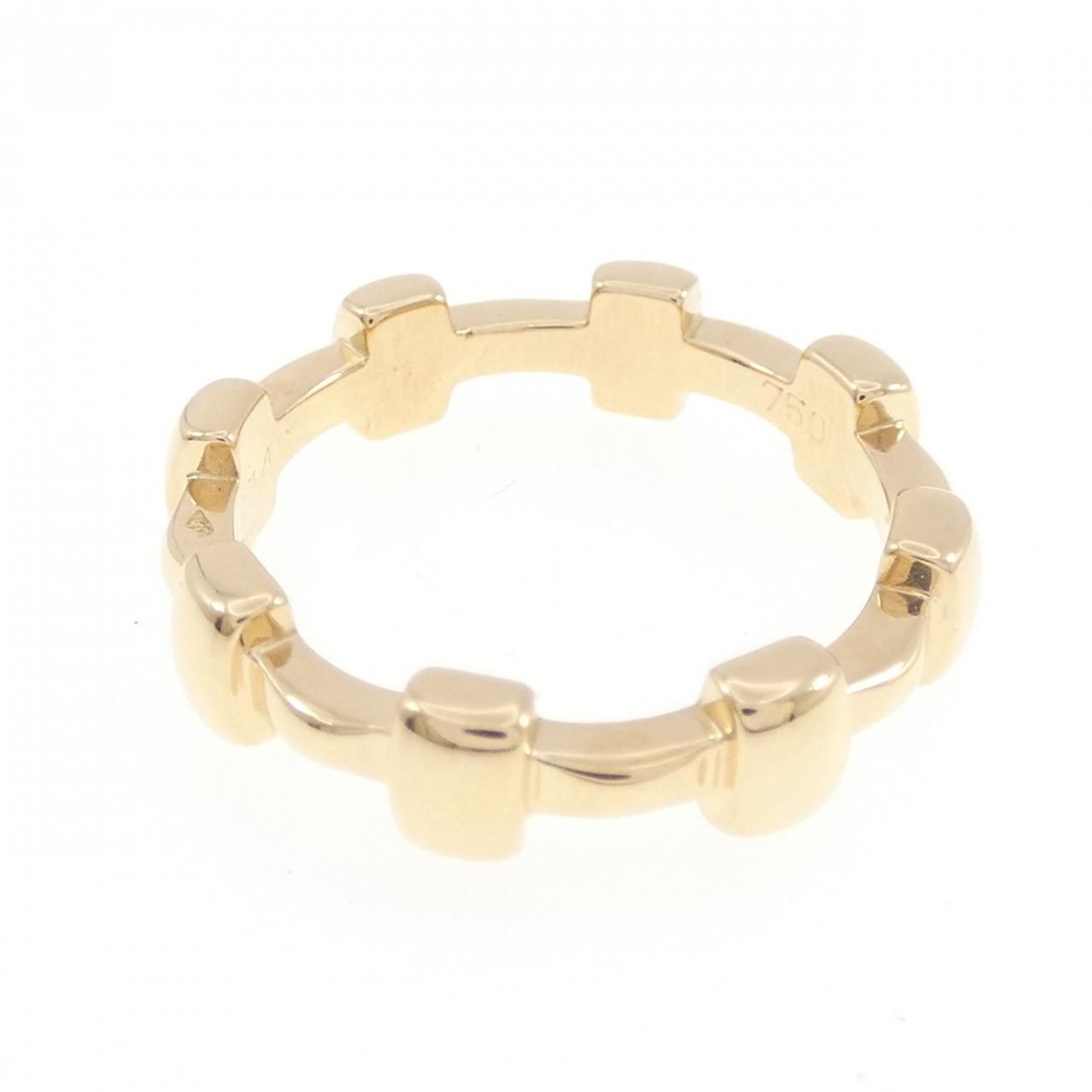 Chanel Quilted Ring Gold — view 3