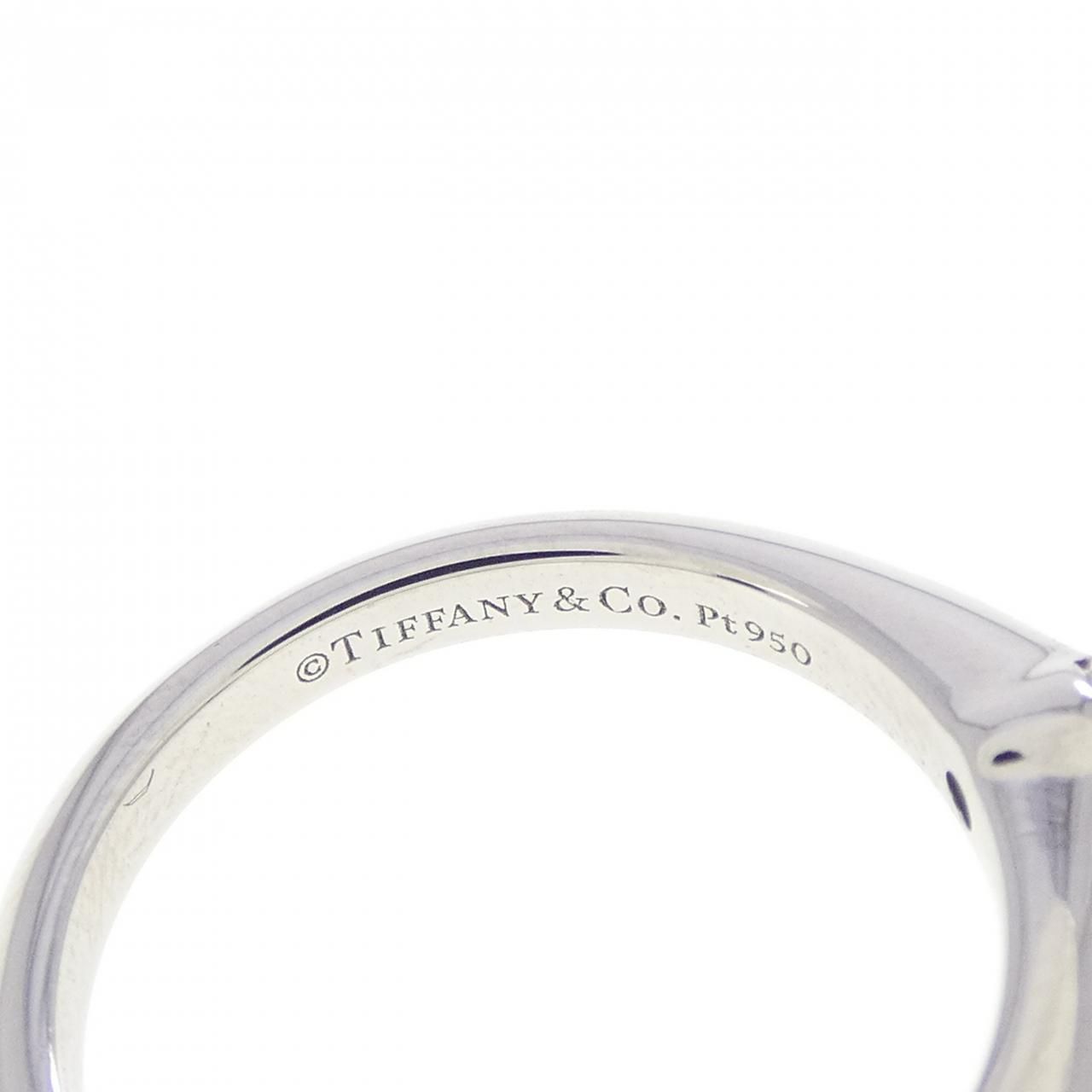 Tiffany & Co Classic Solitaire Ring — view 4