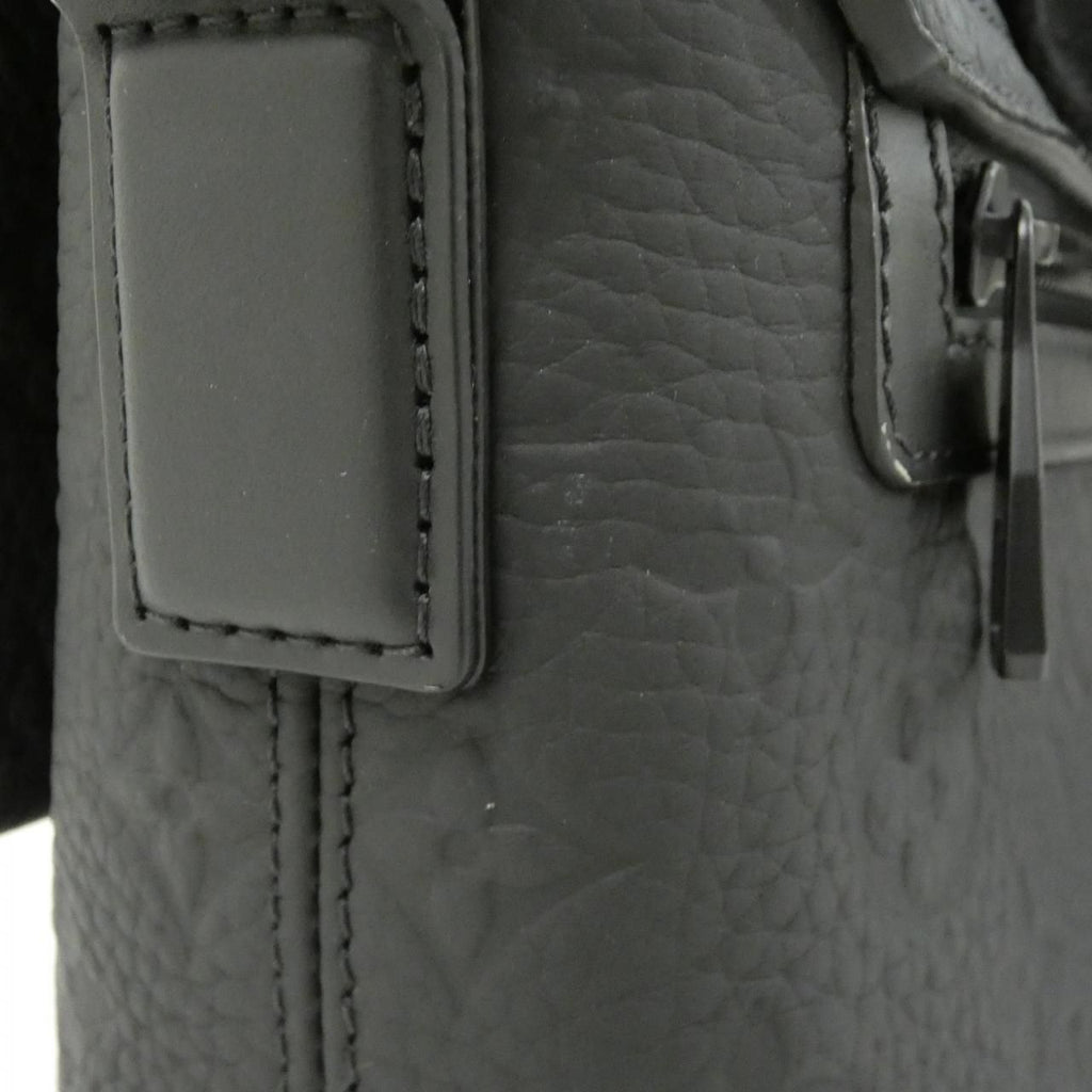 Louis Vuitton Taurillon Monogram S Cape Messenger Shoulder — view 8