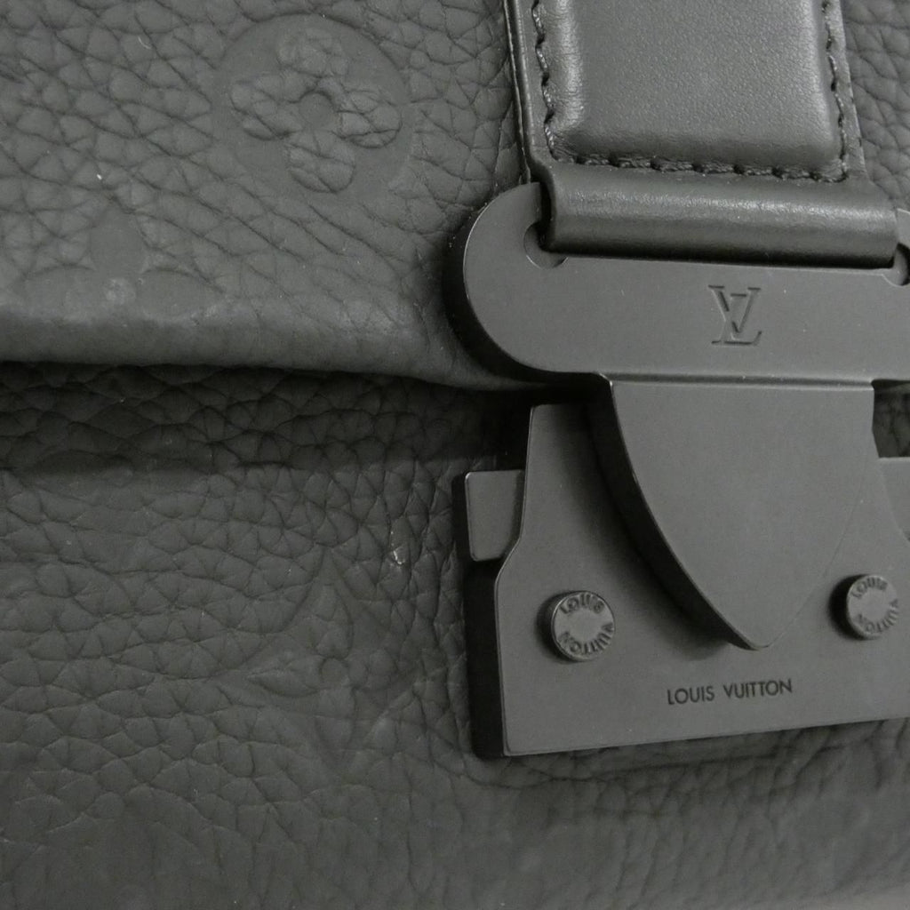 Louis Vuitton Taurillon Monogram S Cape Messenger Shoulder — view 4