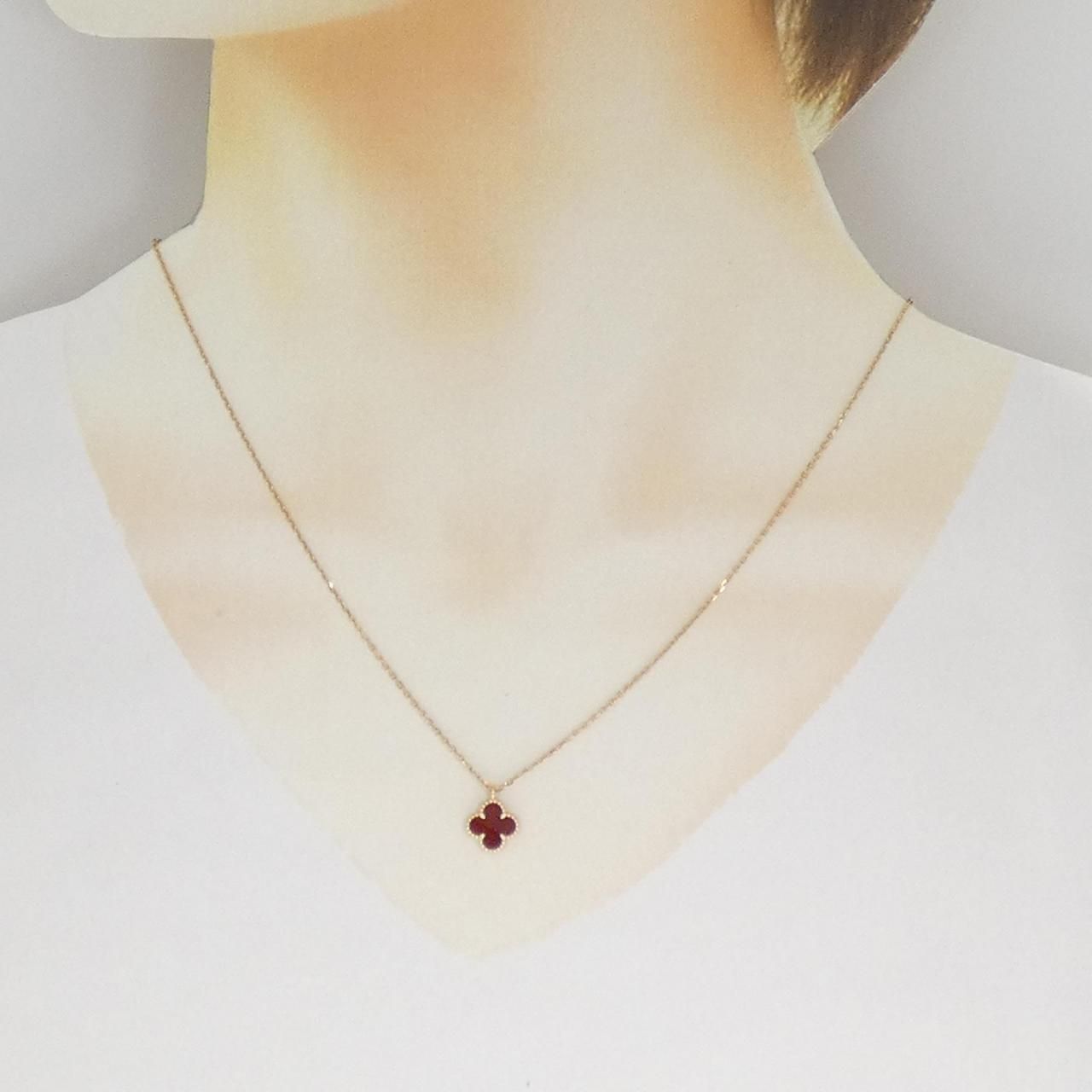 Van Cleef & Arpels Sweet Alhambra Necklace — view 5