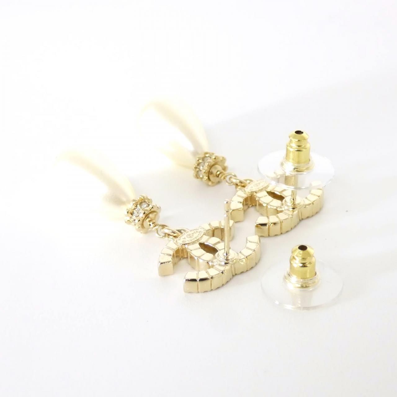 Chanel Earrings Gold — view 3