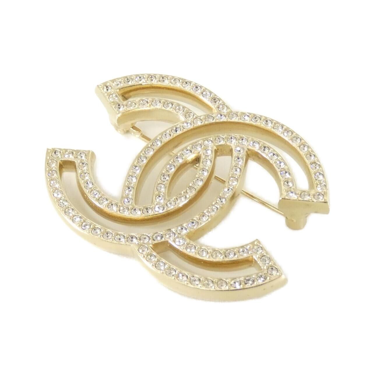 Chanel Brooch Gold