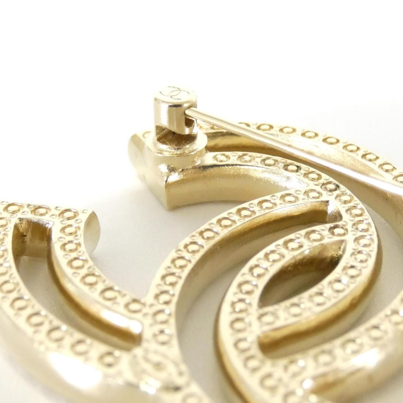 Chanel Brooch Gold — view 3