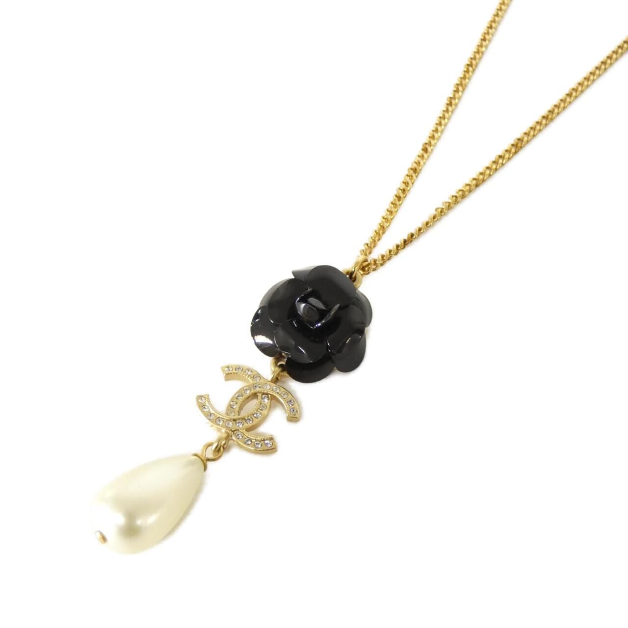 Chanel Necklace Gold