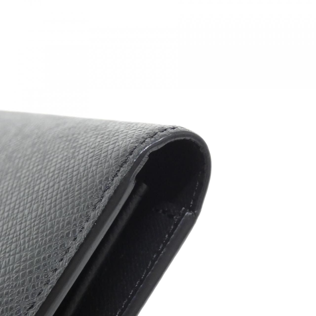 Louis Vuitton Taiga Portefeuille Brazza Wallet — view 3
