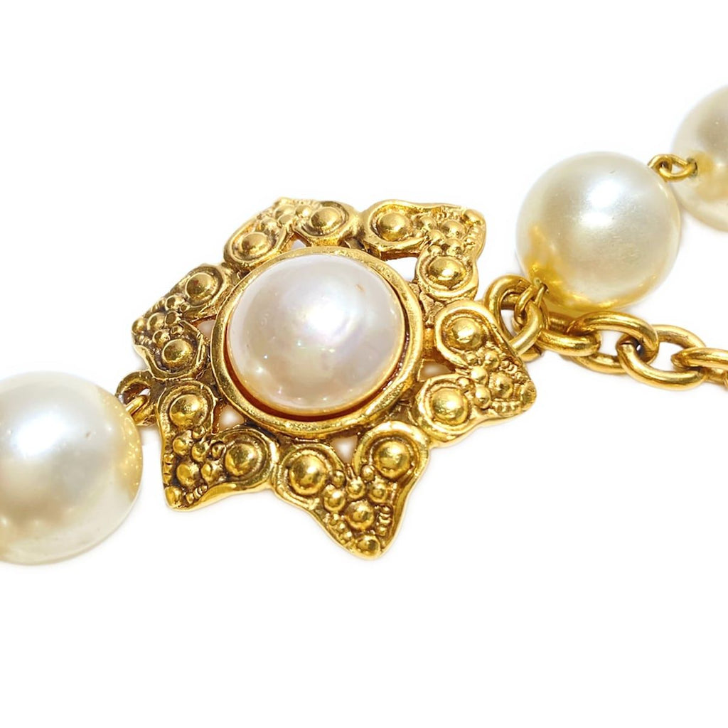 Chanel Choker CC Logo Pearl White Gold Necklace — view 4