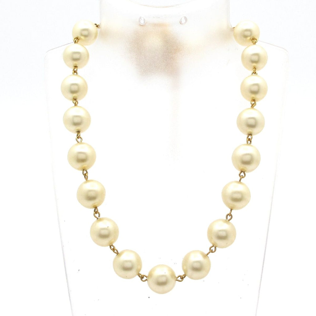 Chanel Choker CC Logo Pearl White Gold Necklace — view 2