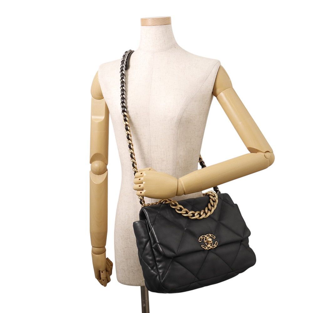 Chanel Chain Shoulder Bag 19 Large Lambskin 2-Way Black — view 4