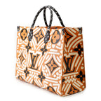 Louis Vuitton Tote Monogram Giant On The Go GM 2-Way — view 2