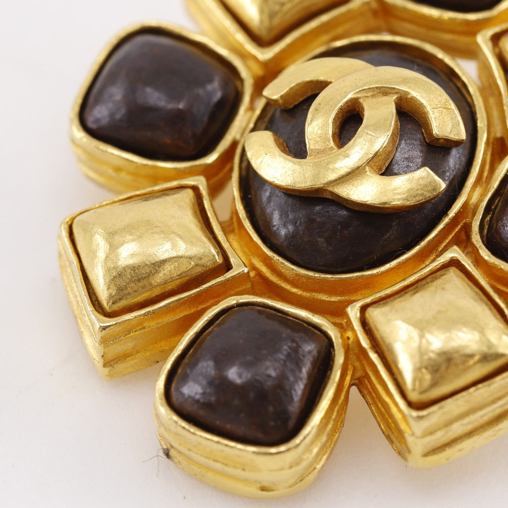 Chanel CC Logo Vintage Gold Plated Brooch — view 8