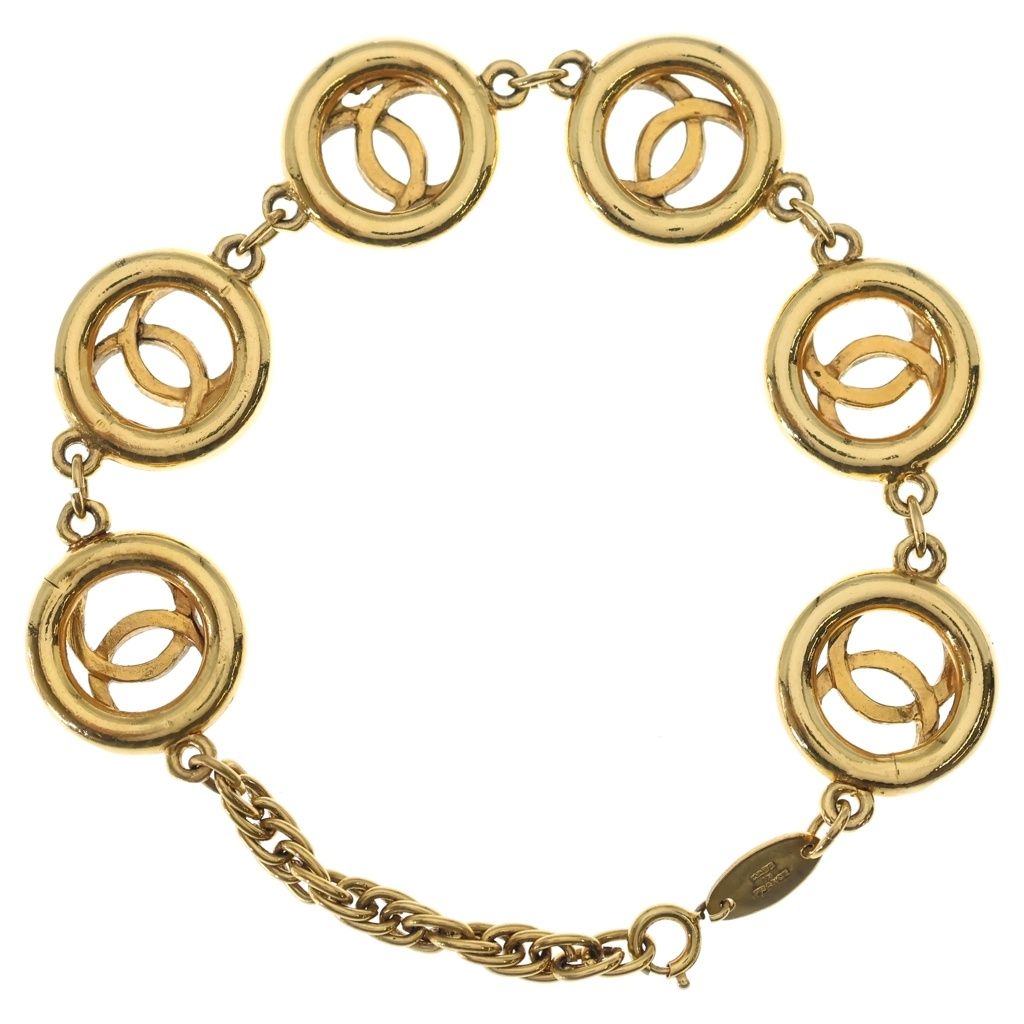 Chanel CC Logo Bracelet Gold — view 2