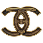 Chanel CC Logo Turnlock Motif Brooch Gold 21k — view 2
