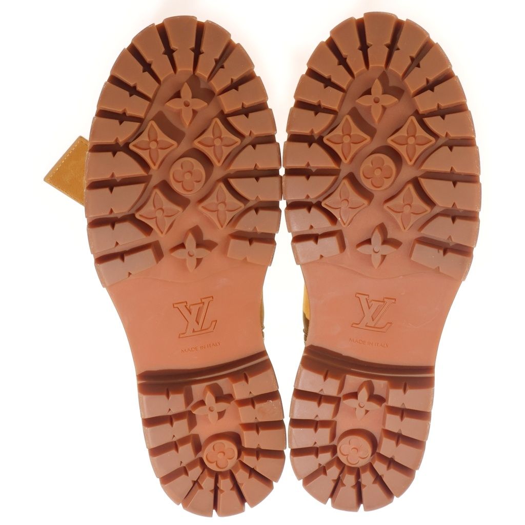 Louis Vuitton Timberland Embossed Ankle Boots Beige — view 5