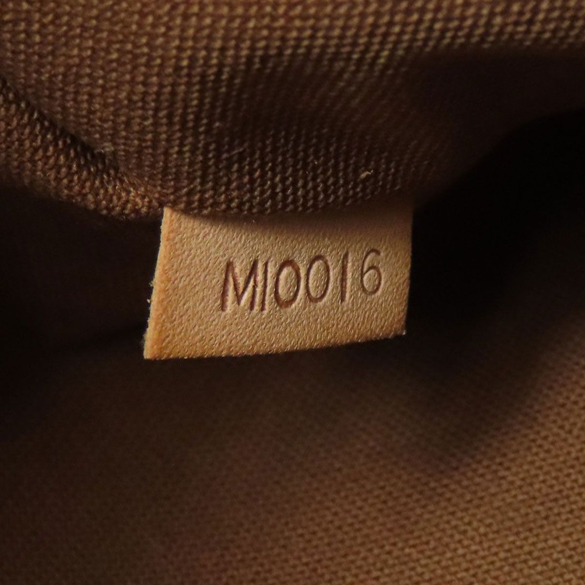 Louis Vuitton Pochette Bosphore Shoulder Bag Monogram Canvas — view 7
