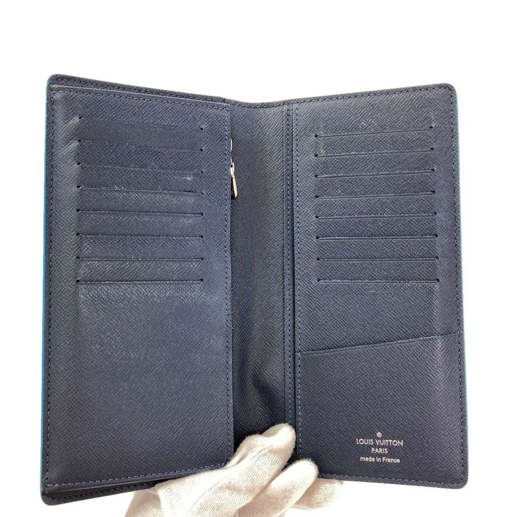 Louis Vuitton Portefeuille Brazza NM Wallet Taiga Leather — view 4
