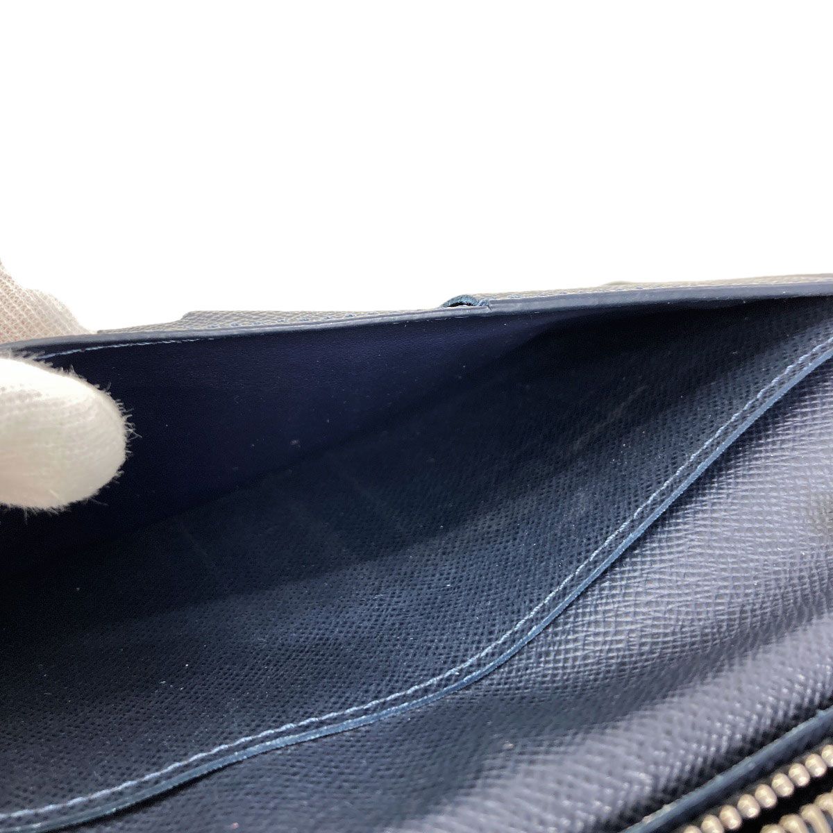 Louis Vuitton Portefeuille Brazza NM Wallet Taiga Leather — view 8
