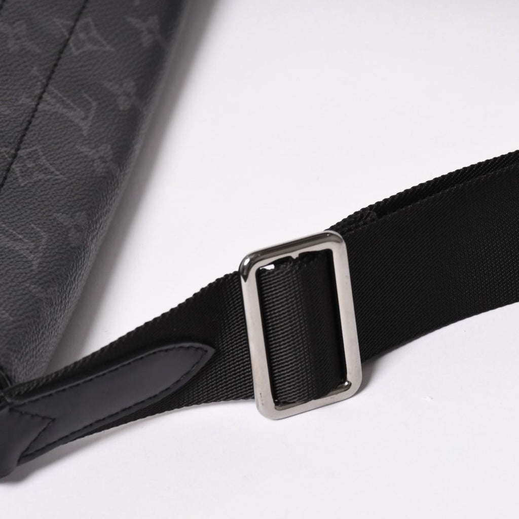 Louis Vuitton Messenger PM Explorer Monogram Black Eclipse Silver — view 6
