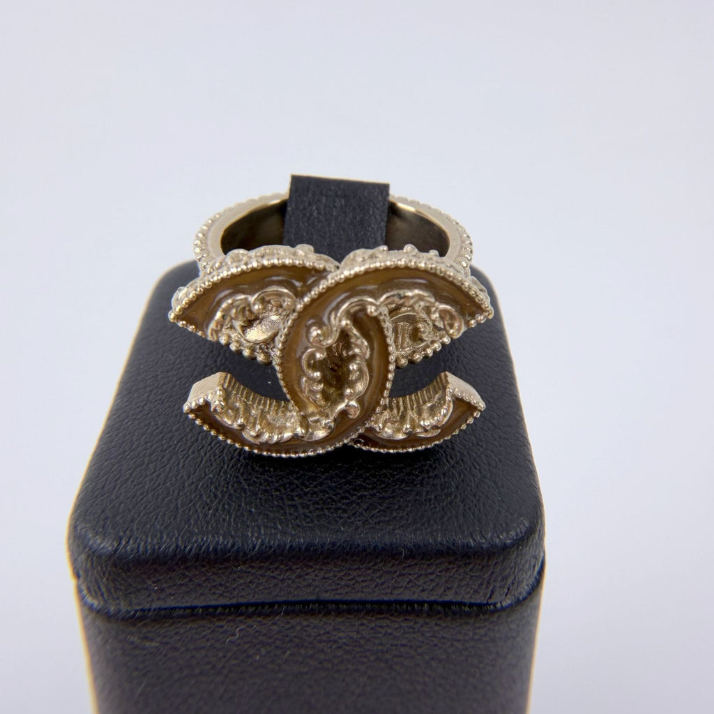 Chanel CC Logo Ornament Wide Ring 13c Gold Plated 13c Vintage — view 2
