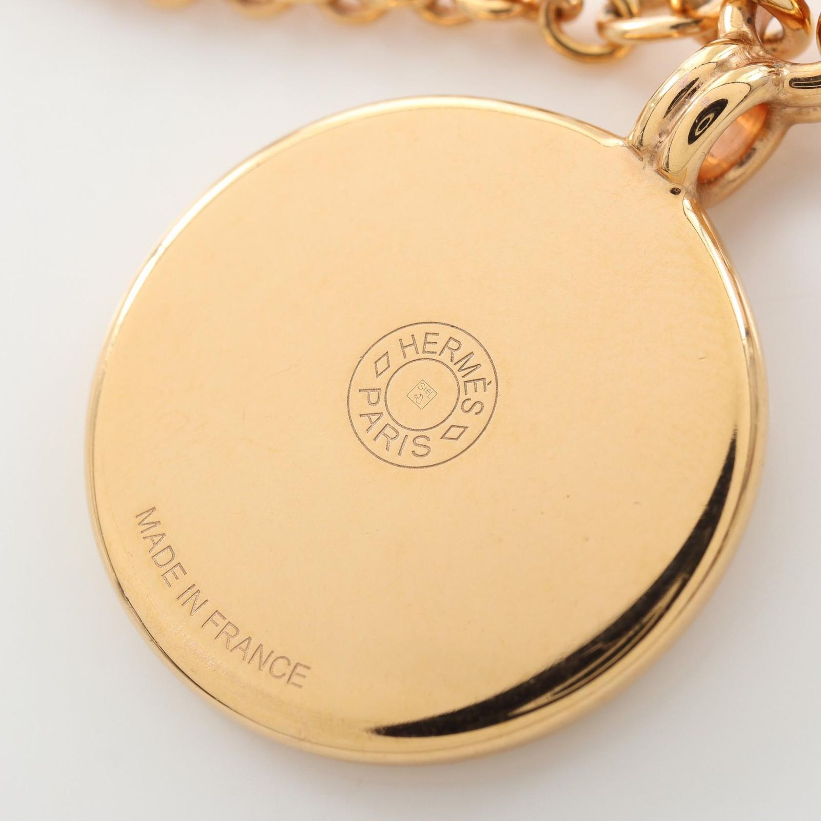Hermes Necklace Medaille Blason Gold — view 5