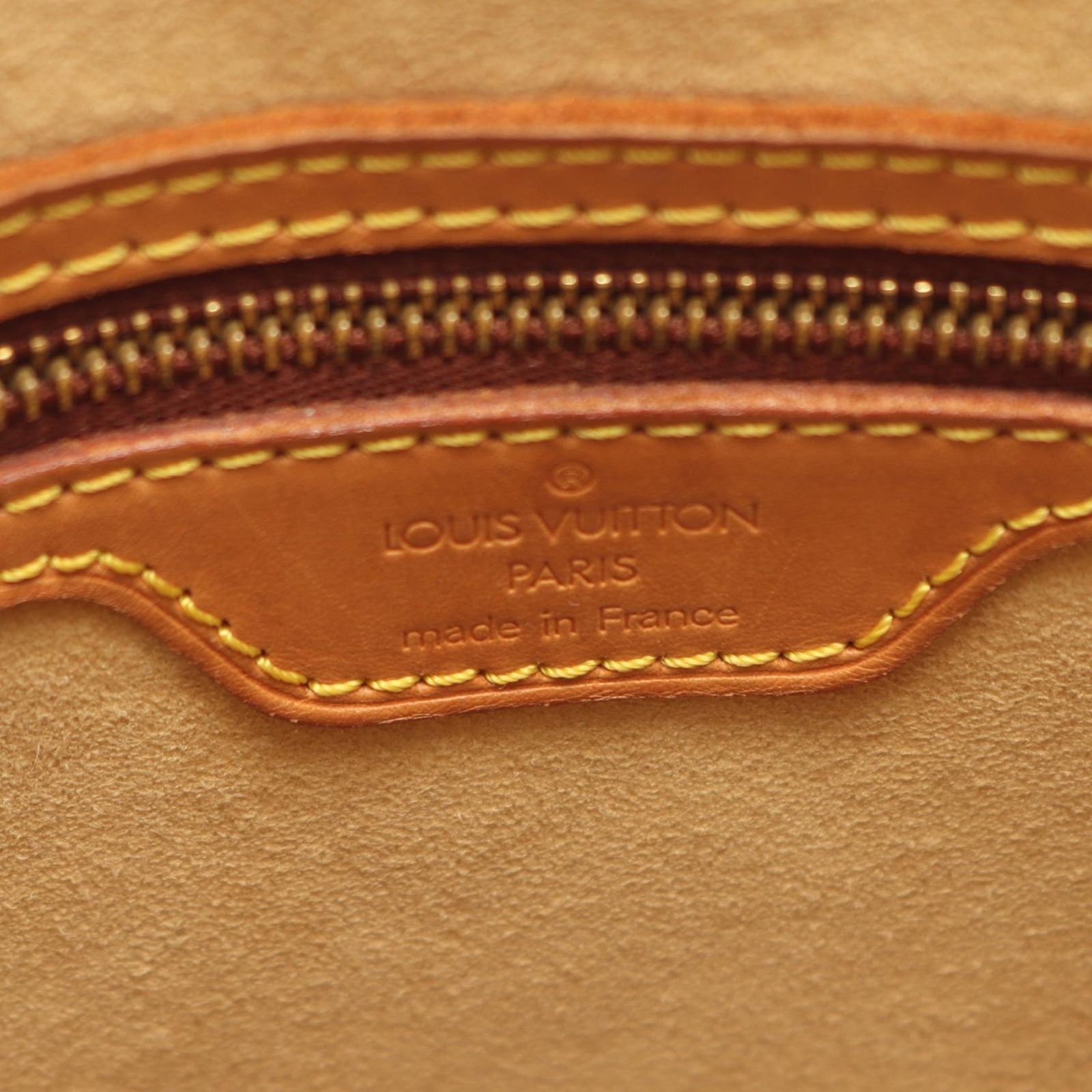 Louis Vuitton Shoulder Bag Looping GM Monogram Canvas Leather — view 4