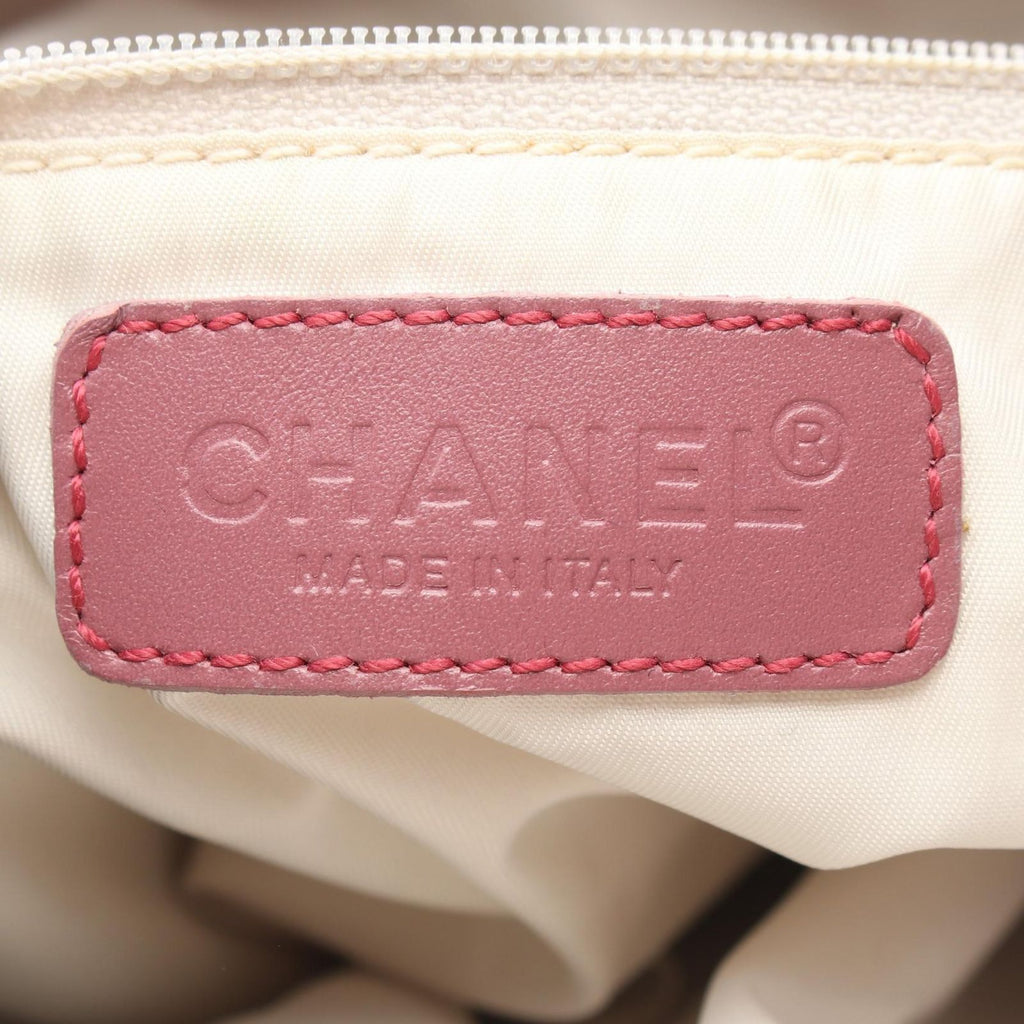 Chanel Tote New Travel Line GM Pink Leather New GM — view 4