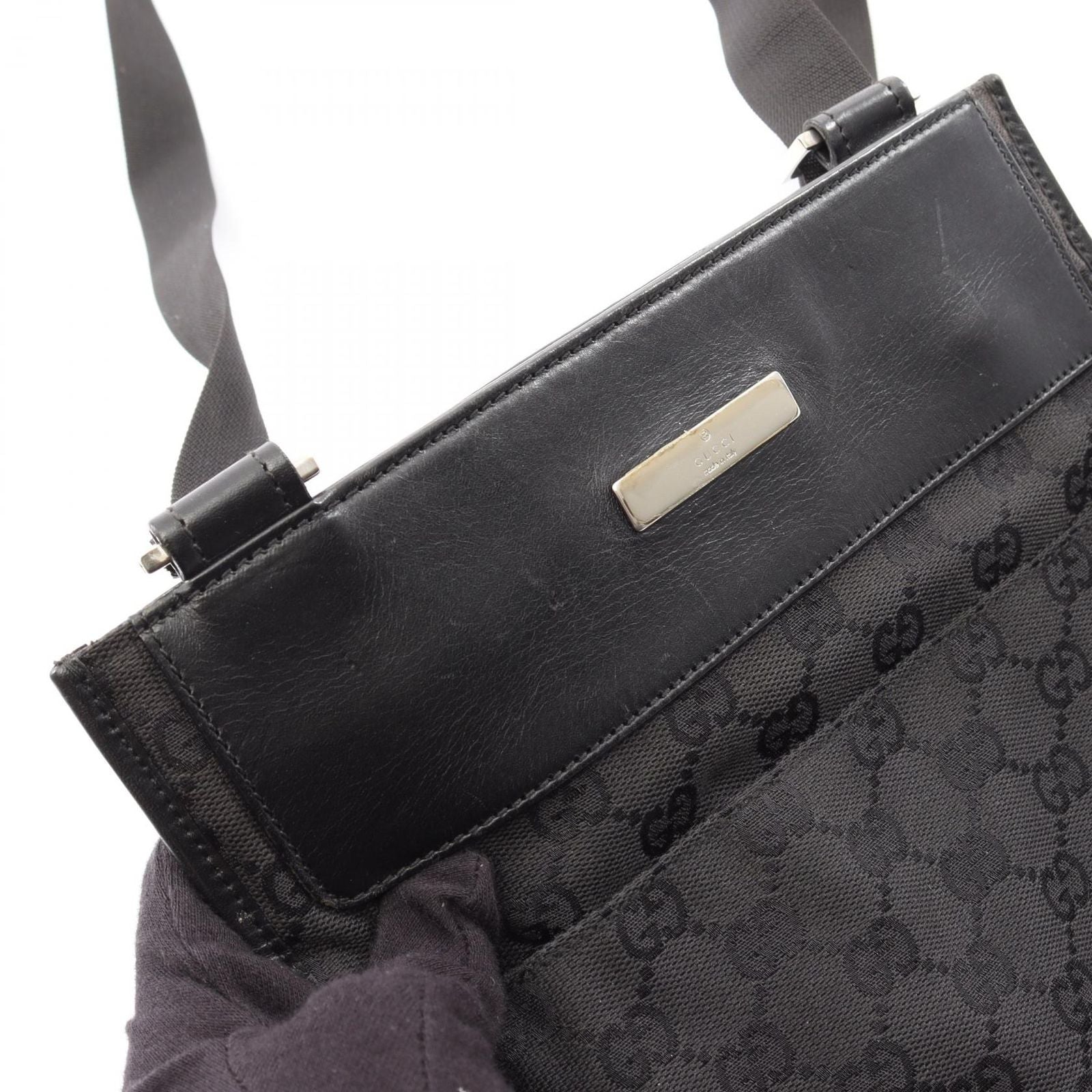 Gucci Shoulder Bag GG Canvas Black — view 7