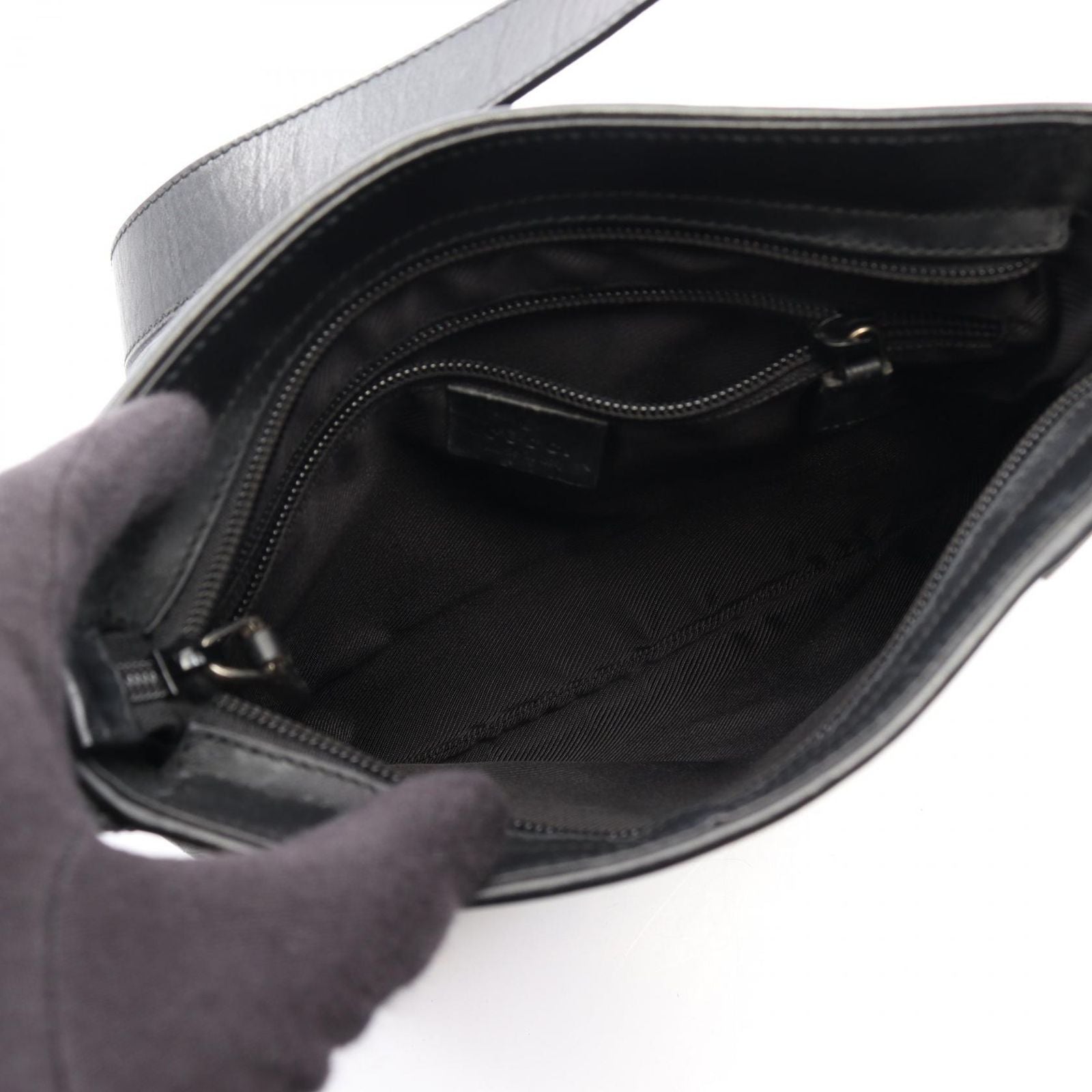 Gucci Shoulder Bag GG Canvas 019 Black — view 3