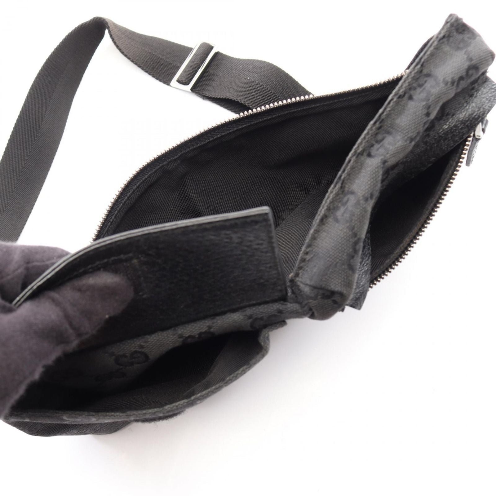Gucci Waist Bag GG Canvas Black — view 3