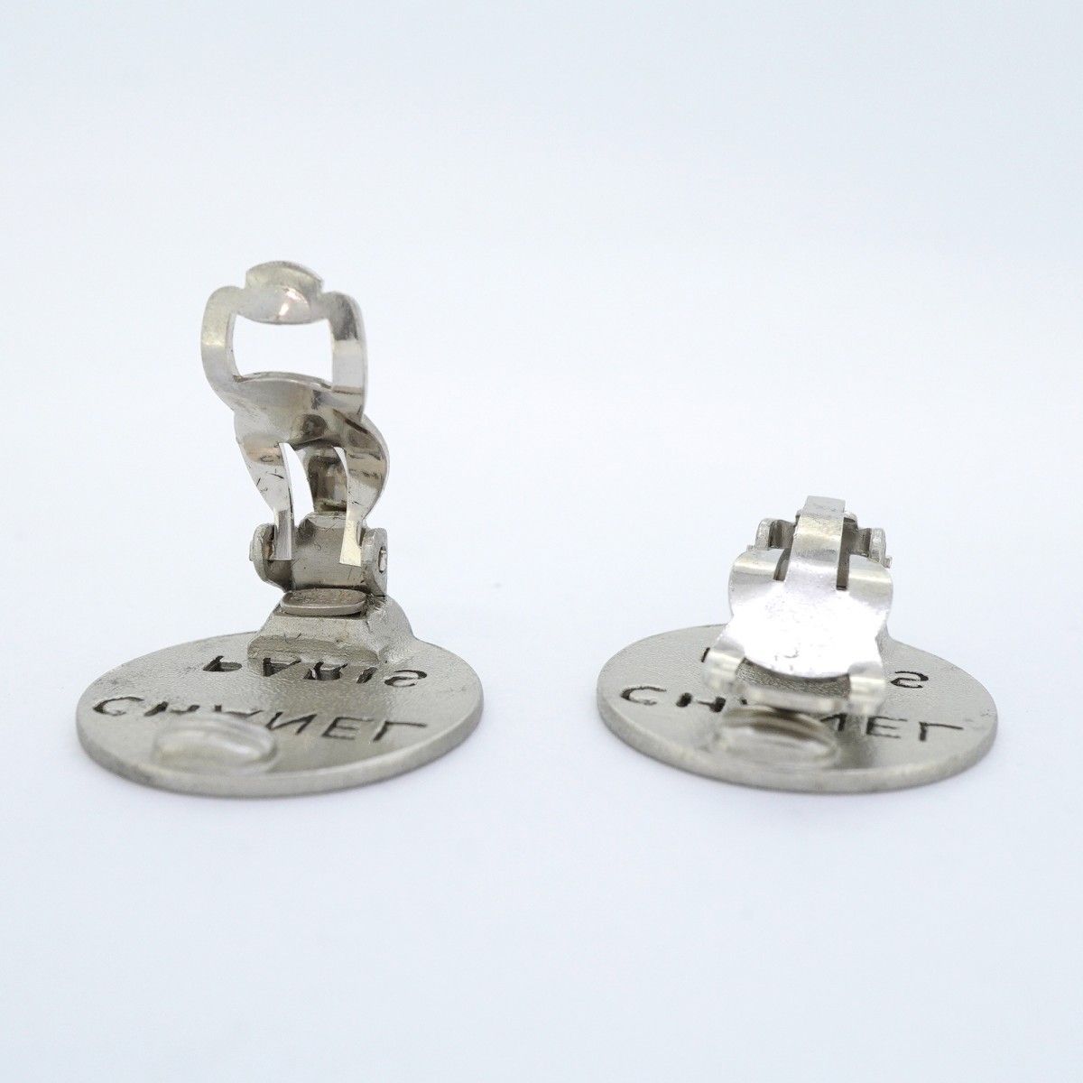 Chanel Earrings Logo Circle — view 3