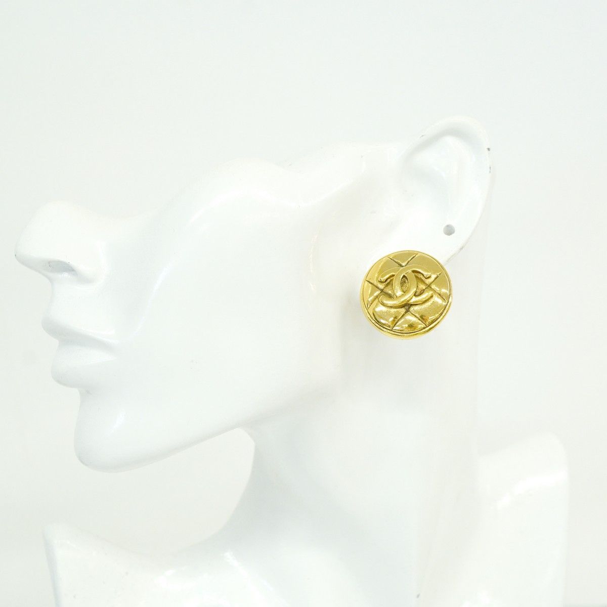 Chanel Earrings Vintage CC Logo Quilted Round — view 5
