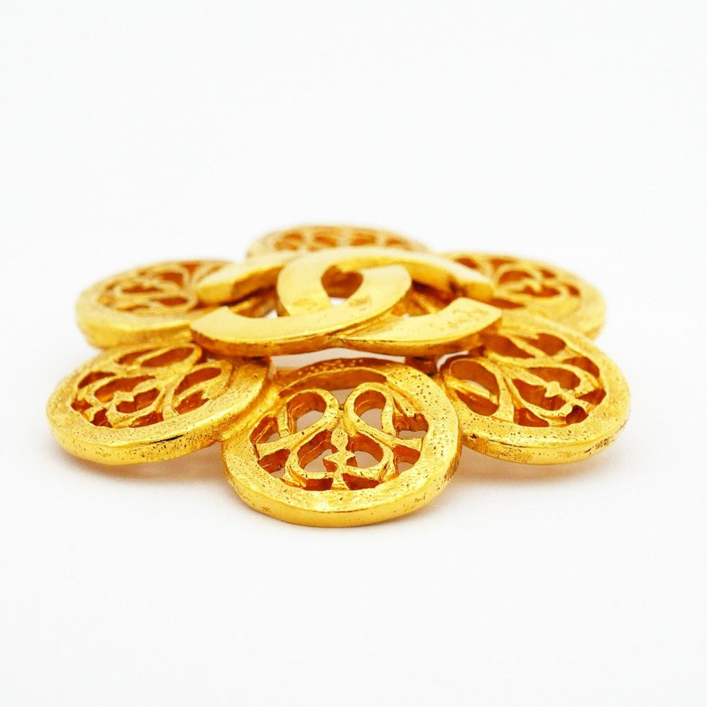 Chanel Brooch Vintage CC Logo Gold Plated — view 3