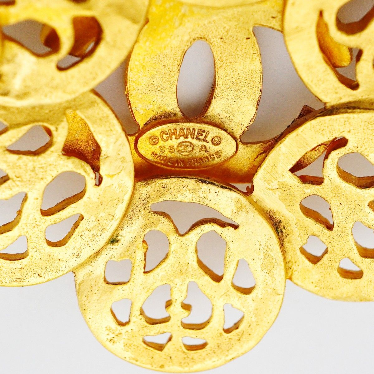 Chanel Brooch Vintage CC Logo Gold Plated — view 4