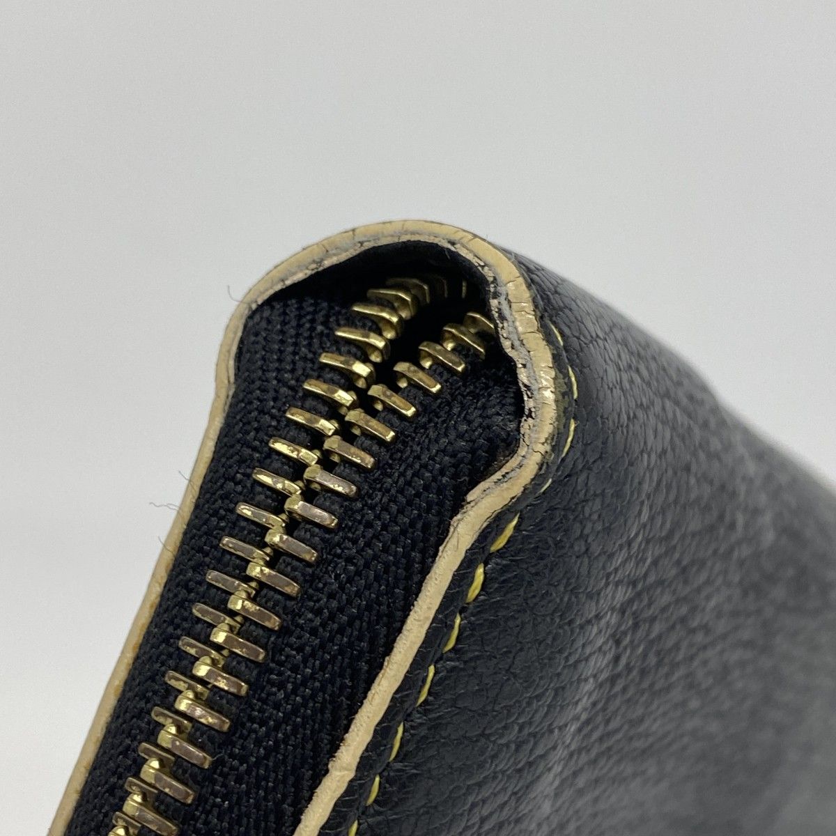 Louis Vuitton Wallet Suhali Zippy Noir — view 5