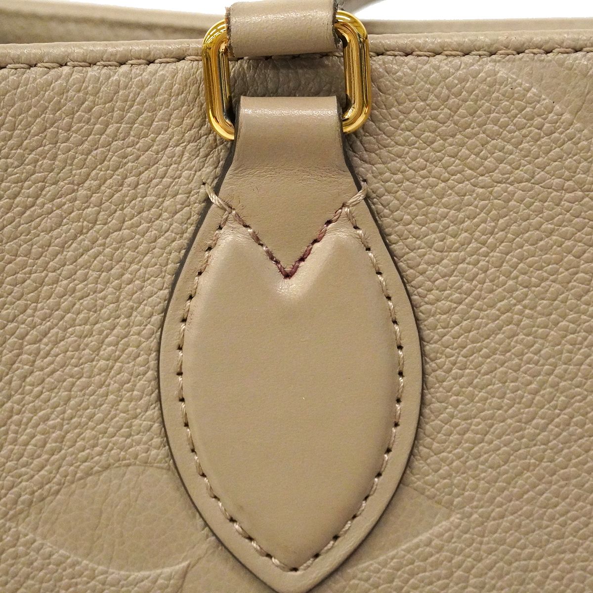 Louis Vuitton Tote Monogram Empreinte On The Go Tourtle le 2-Way — view 9
