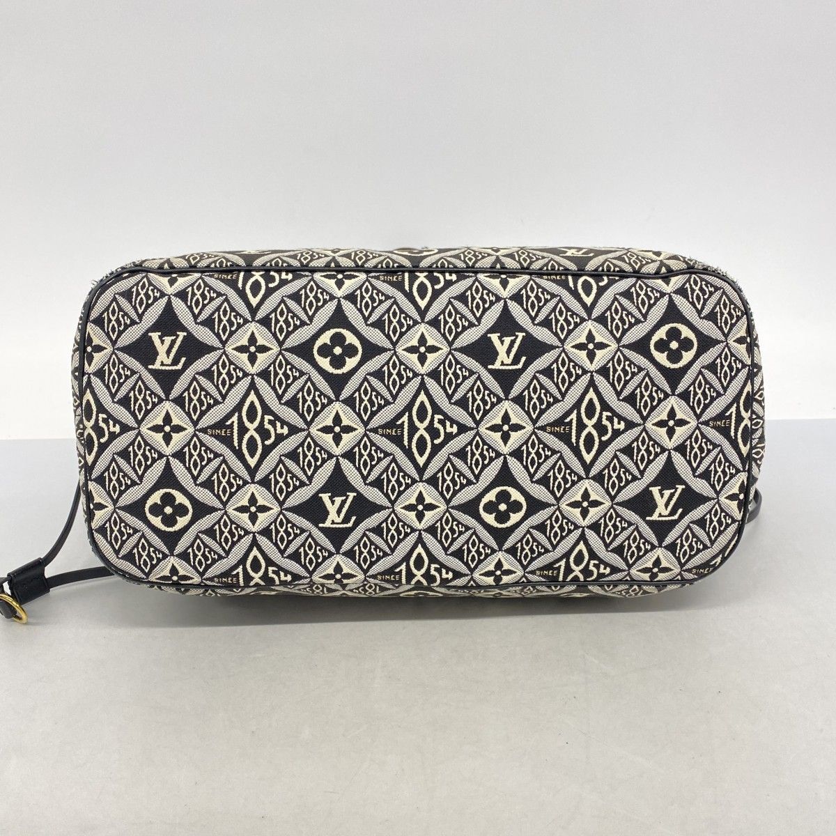 Louis Vuitton Tote Monogram Jacquard Neverfull Black Gray — view 3