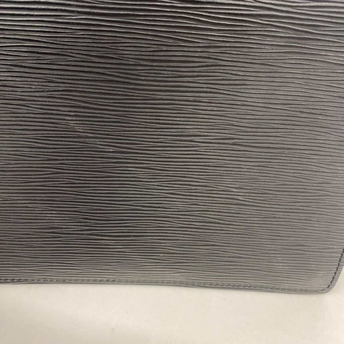 Louis Vuitton Clutch Epi Series Dragonne Noir — view 8