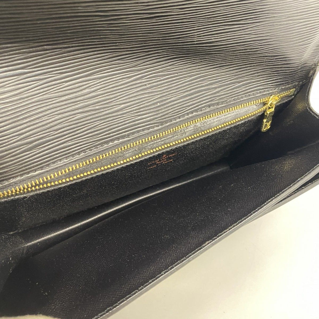 Louis Vuitton Clutch Epi Series Dragonne Noir — view 4