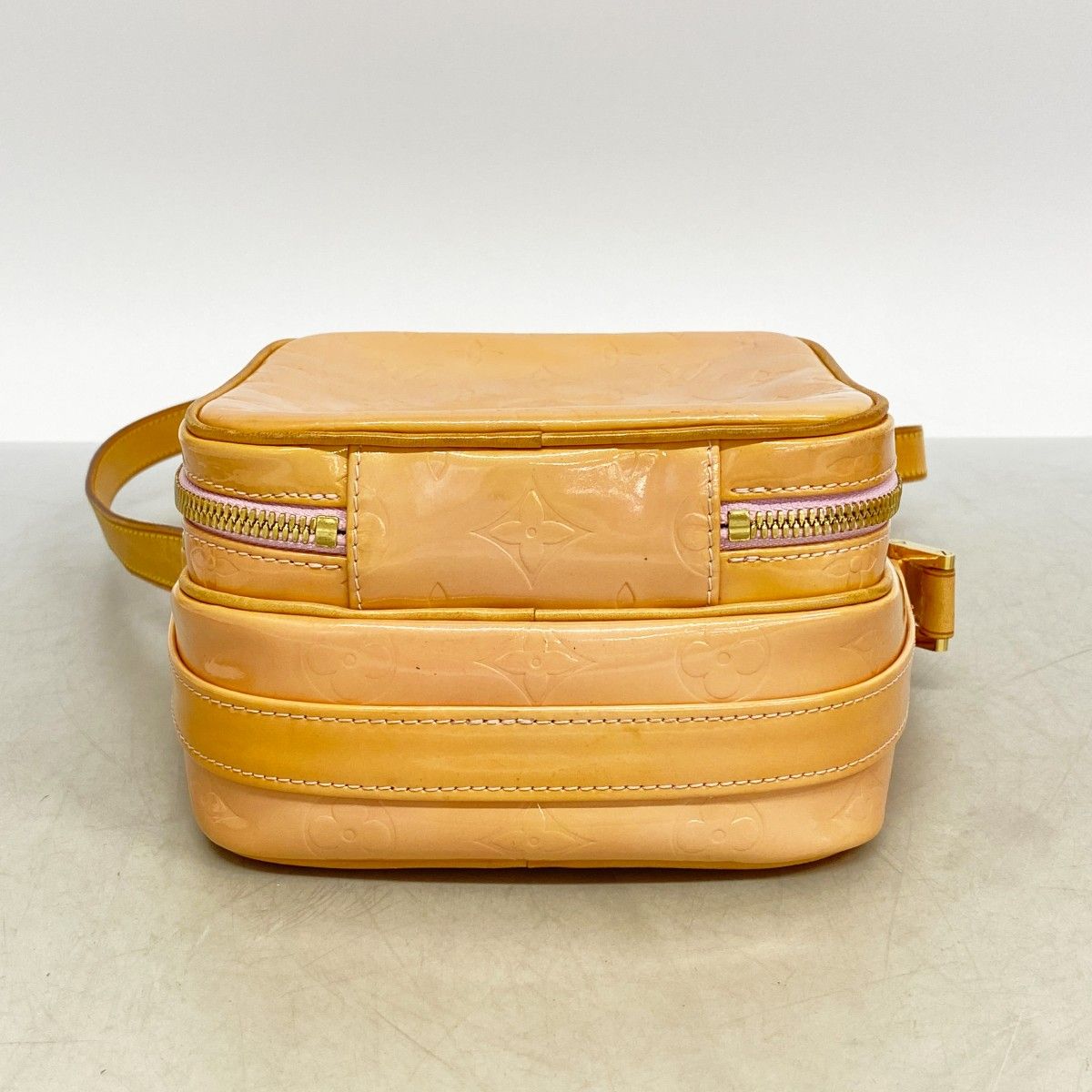 Louis Vuitton Shoulder Bag Vernis Woo Star Rose — view 3