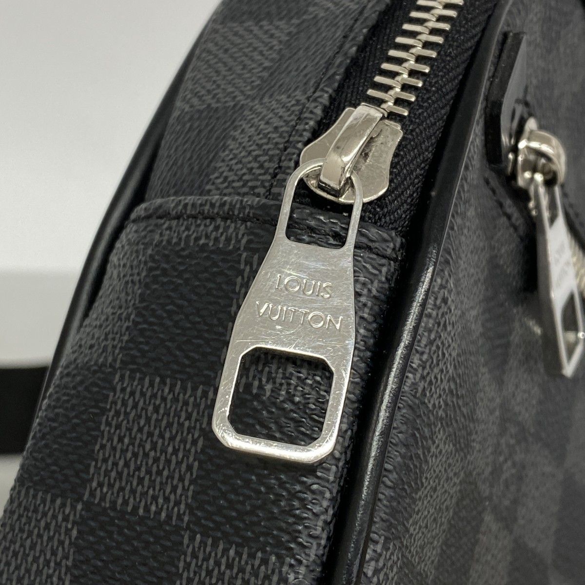 Louis Vuitton Belt Bag Damier Graphite Ambler Black — view 8