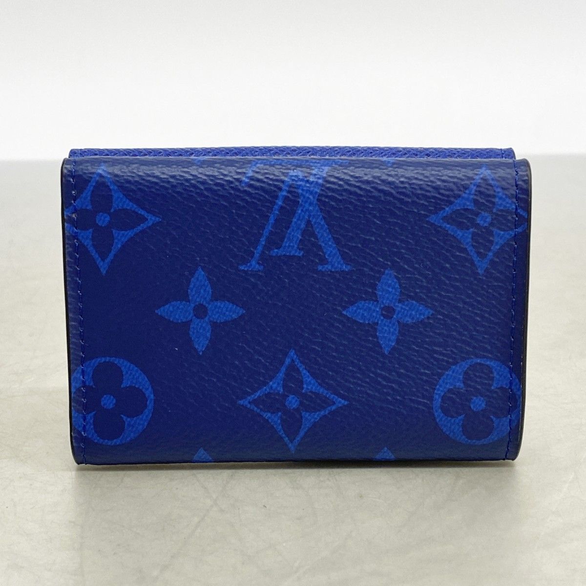 Louis Vuitton Trifold Wallet Taigarama Discovery Compact Cobalt — view 5